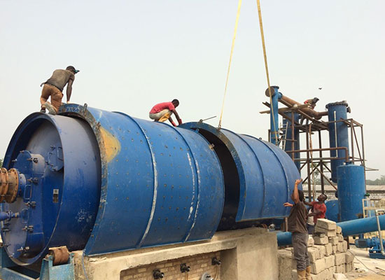 Tyre Pyrolysis Machine